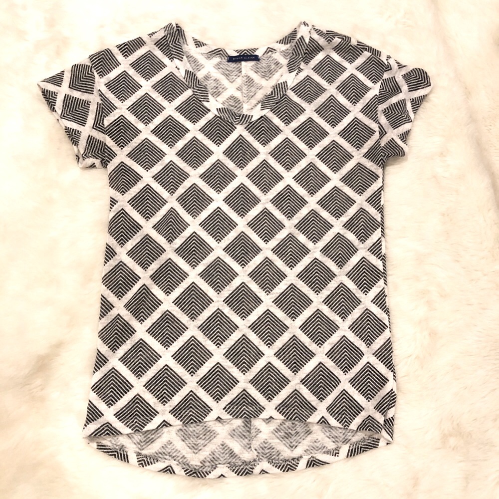5 FOR $25 ⭐️ Geo Knit Tee